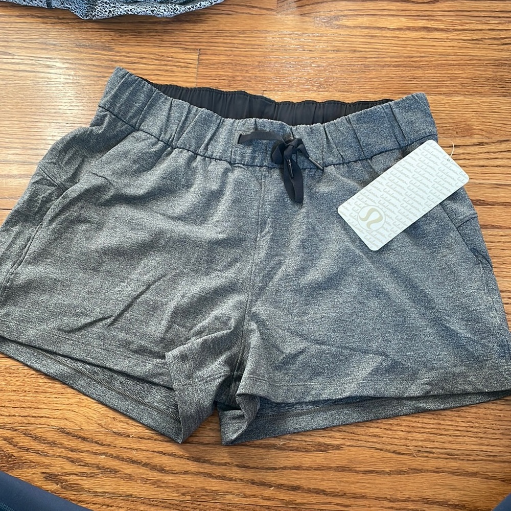NWT On the fly short!!!! Heathered black